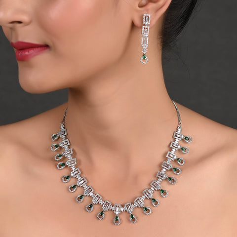 Glamorous CZ Necklace Set: Luxurious and Charming Jewelry for Women