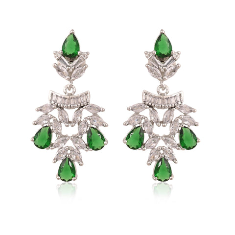 Grand CZ Necklace Set: Eye-Catching and Stylish Jewelry for Women