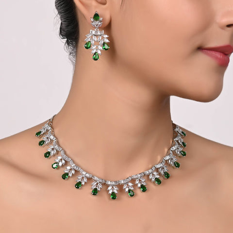 Grand CZ Necklace Set: Eye-Catching and Stylish Jewelry for Women