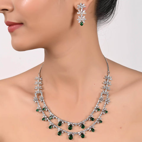 Glittering CZ Necklace Set: Unique and Stylish Jewelry for Women