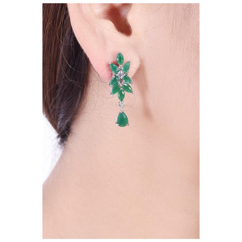 Uniquely Crafted Cubic Zirconia Necklace for the Modern Woman
