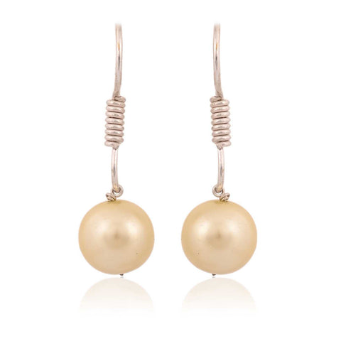 Cream Cultured Pearls Beautiful Set of Earrings & Necklace