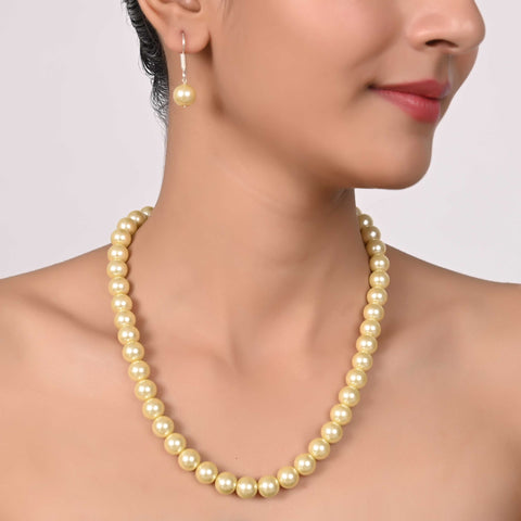 Cream Cultured Pearls Beautiful Set of Earrings & Necklace