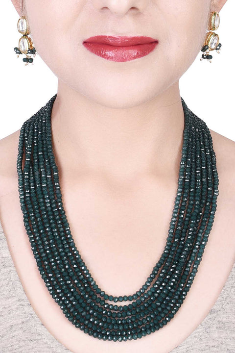 Versatile Chic: An Everyday Natural Green Beads Necklace for Women